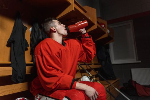 Thousands Sign Petition Against Oilers' Signing of Ex-Senator Formenton