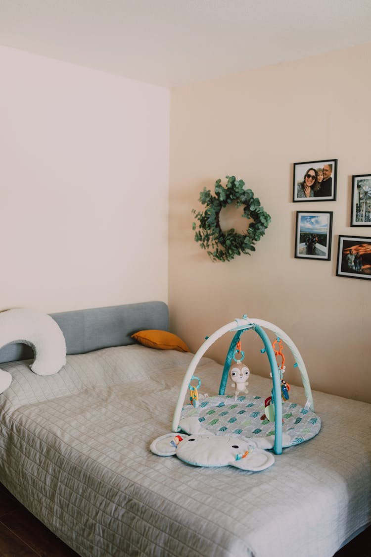 Baby Bed Set With Hanging Stuffed Toys