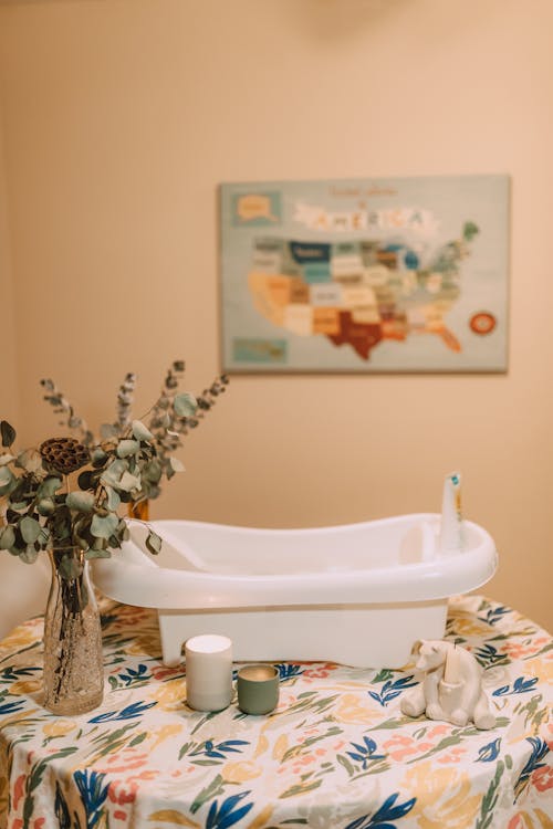 White Ceramic Bathtub With Flowers