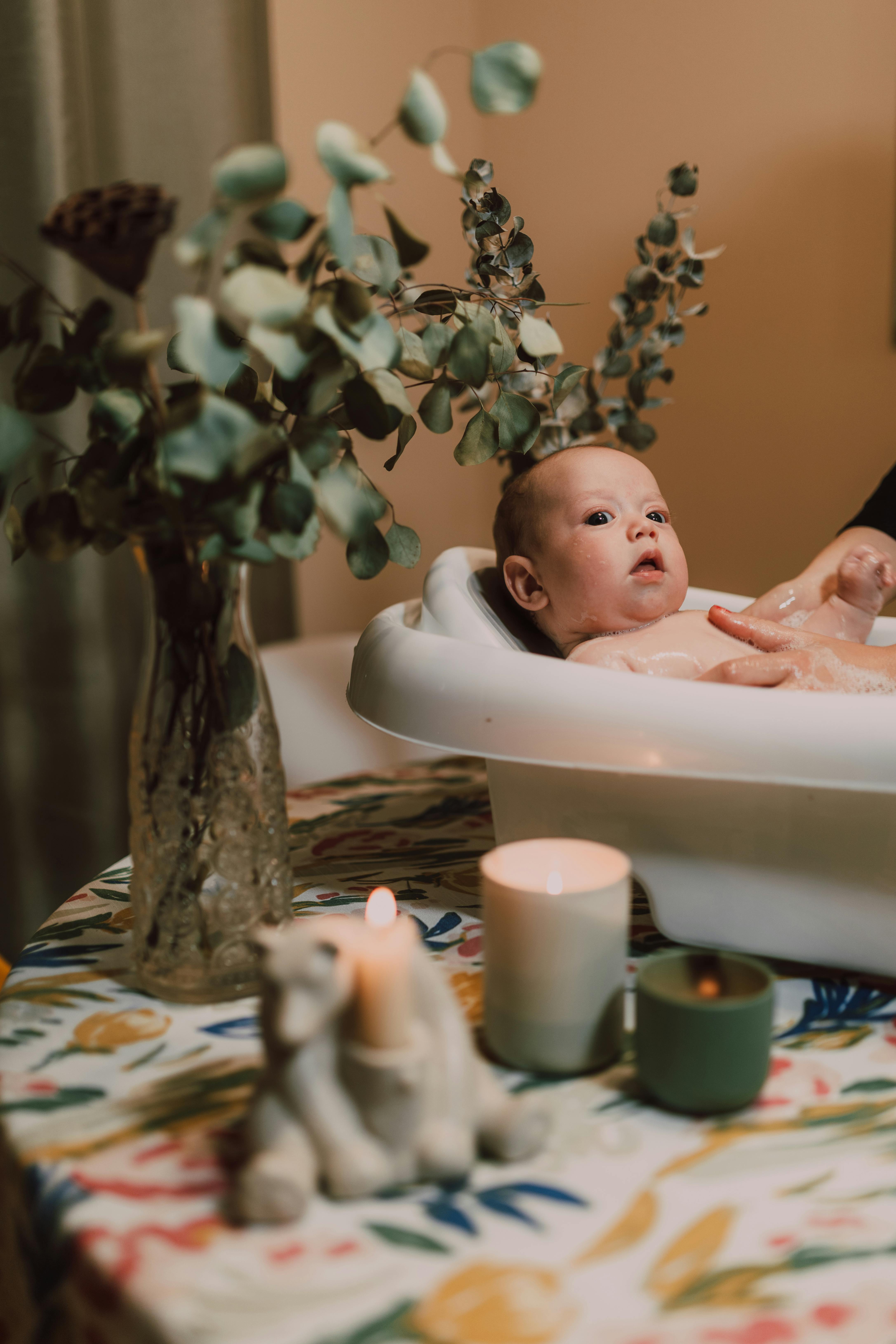 Essential Guide to Bathing a Newborn: Best Practices and Safety Tips