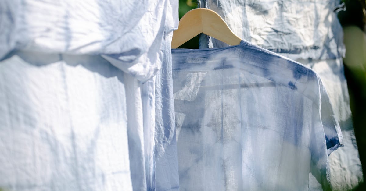How wide is a yard of fabric in cm