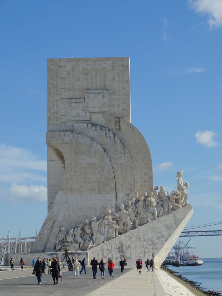 Padrão Dos Descobrimentos Under Blue Sky