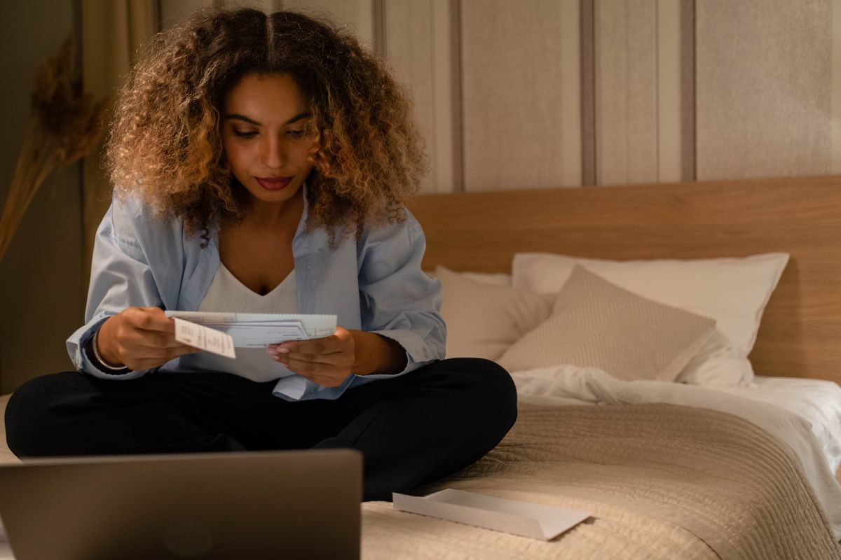 Comprendre un courrier administratif en lisant attentivement une lettre à domicile