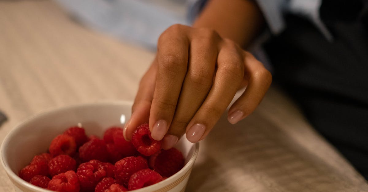 How to get rid of fruit flies around houseplants