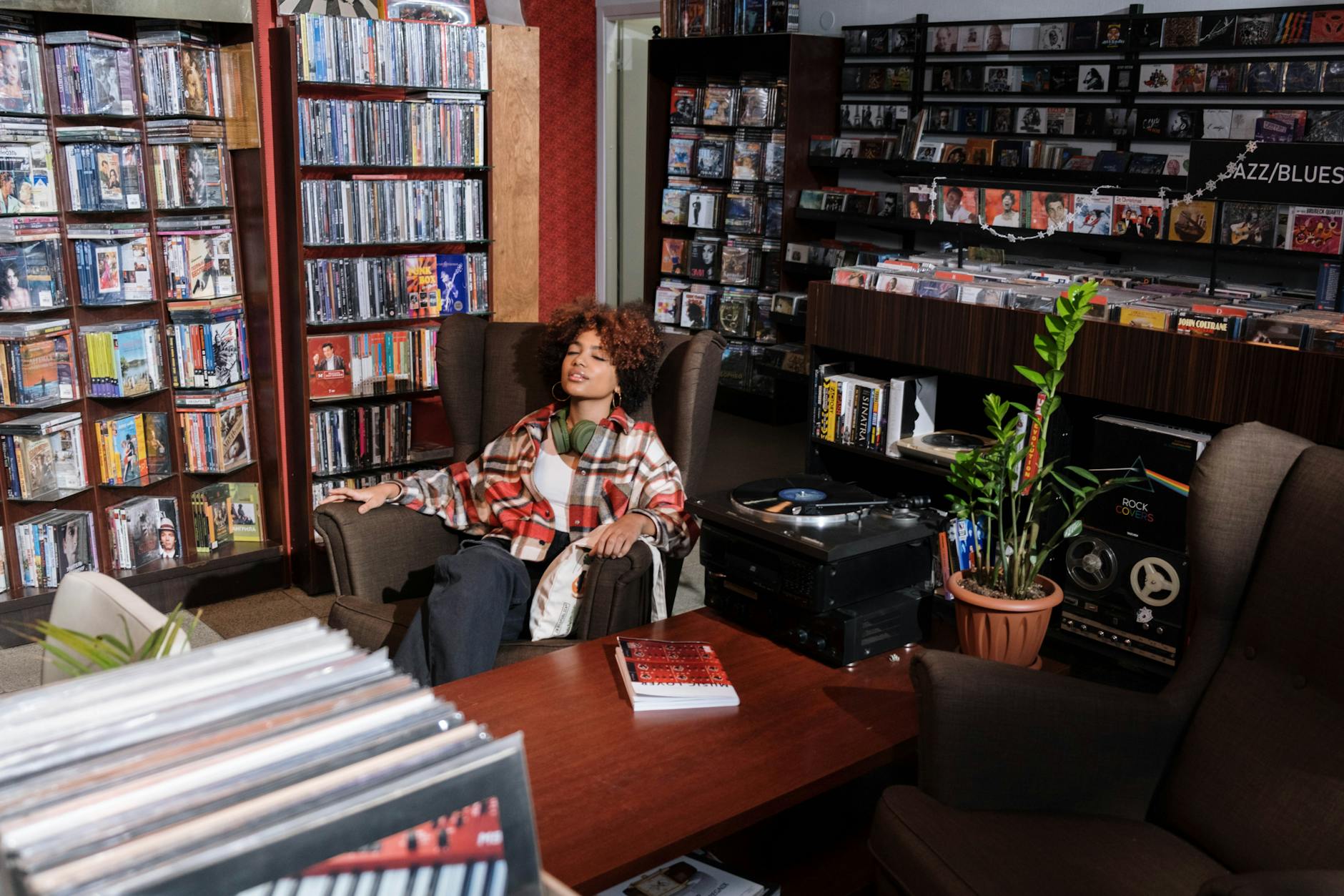 What Is Vinyl Turntable