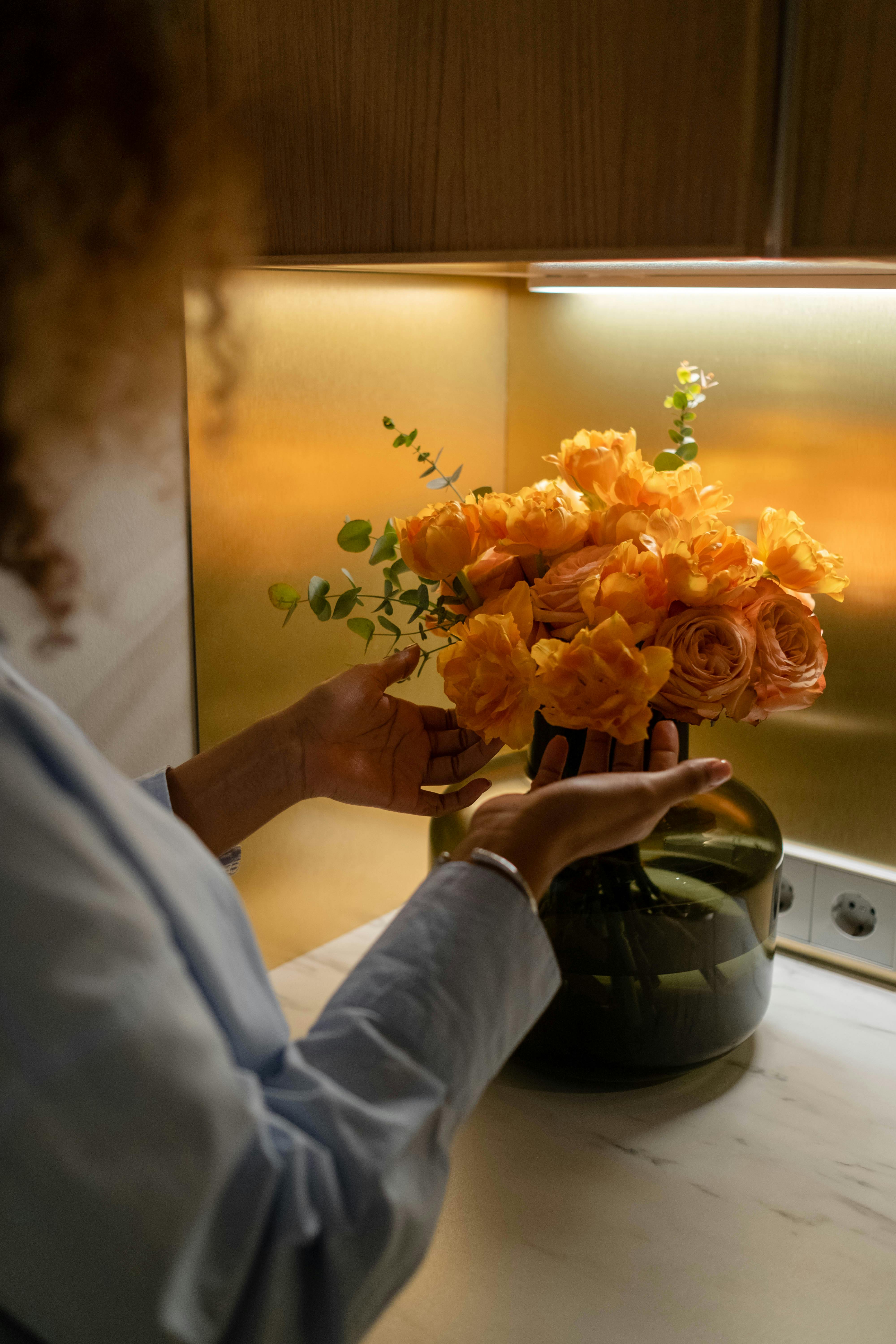 Touching Shoulders Photos, Download The BEST Free Touching Shoulders