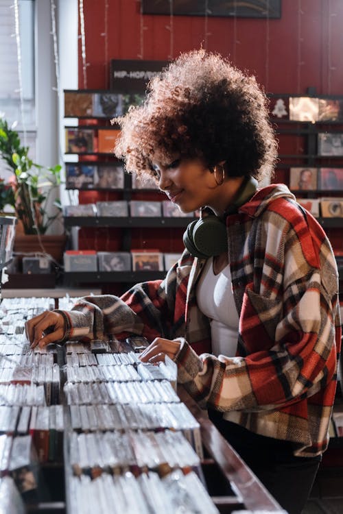 Ilmainen kuvapankkikuva tunnisteilla afroamerikkalaiset naiset, cd, cd-levyt Kuvapankkikuva