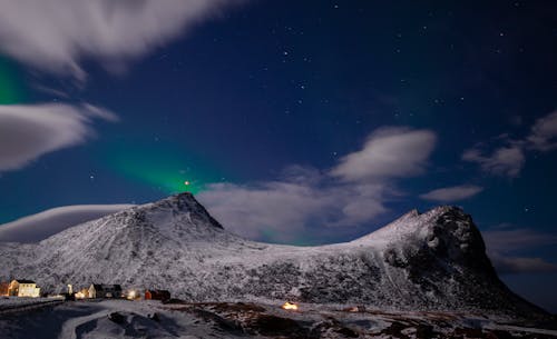 Gratis lagerfoto af aurora borealis, baggrund, bjerge