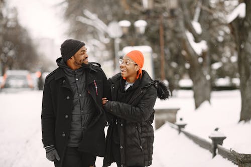 Fotobanka s bezplatnými fotkami na tému afro-americký pár, bunda, čierna bunda