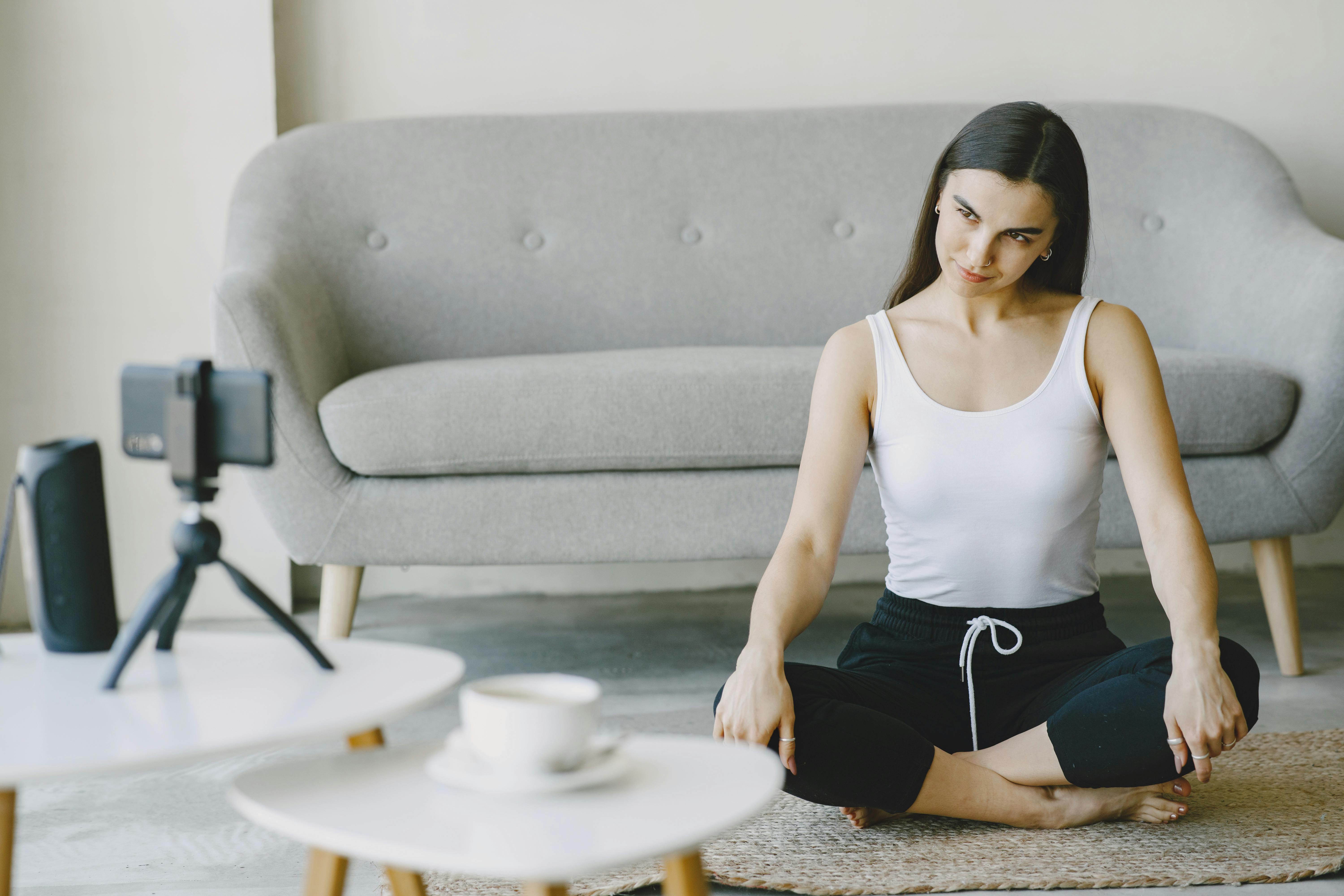 Impacto do Conteúdo Adulto na Credibilidade dos Influenciadores de Yoga