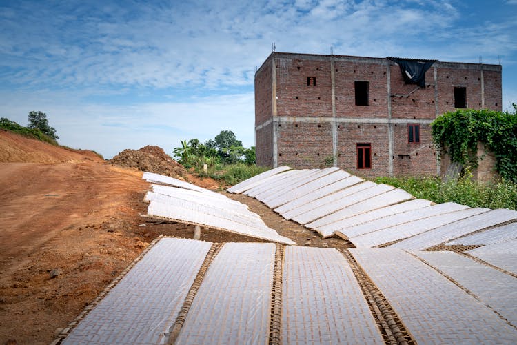 Sun-drying Rice Paper 