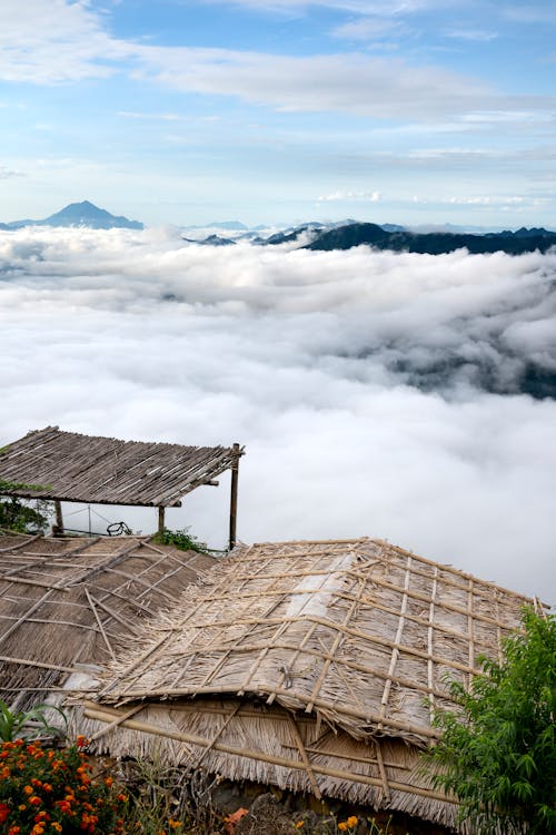 Foto profissional grátis de alta altitude, barracão, cabanas nipa