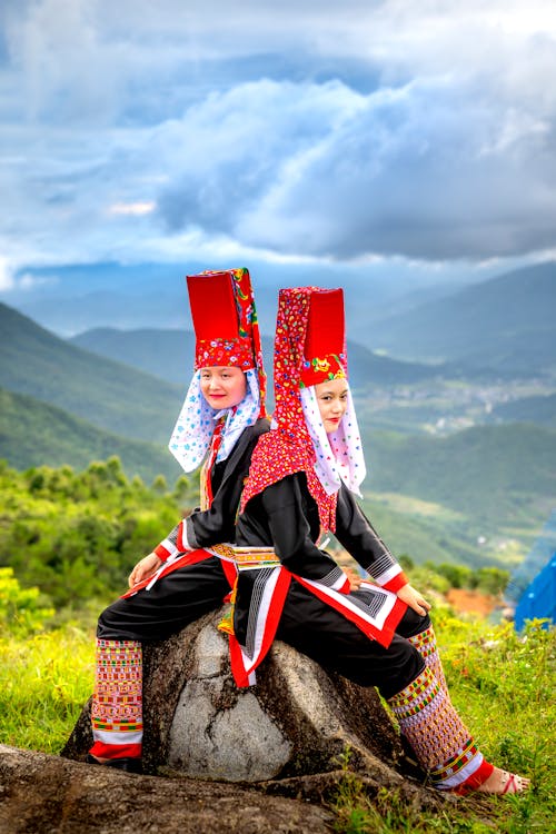 çamaşırlar, dağlar, dikey atış içeren Ücretsiz stok fotoğraf