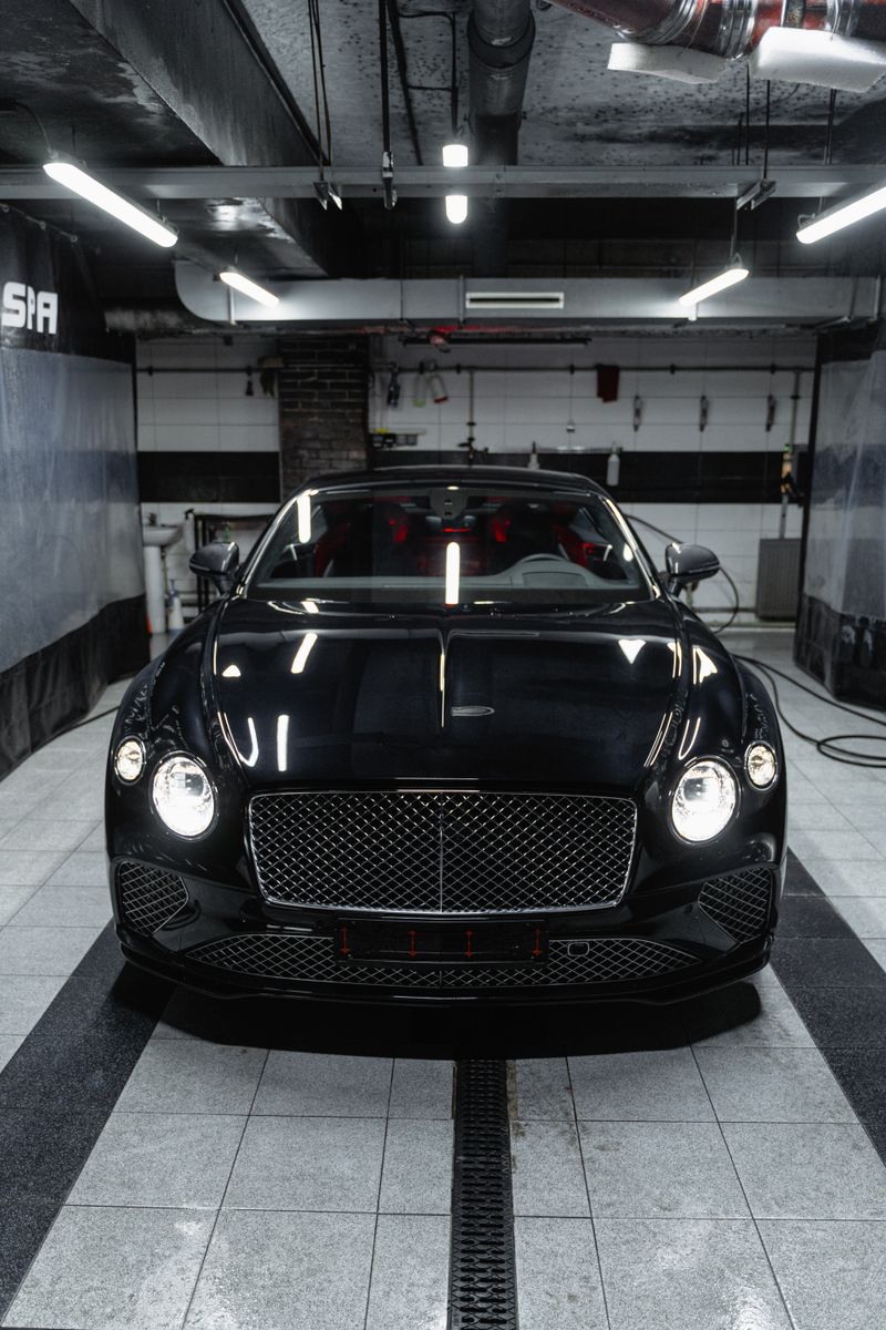 Bentley Continental Flying Spur black luxury car garage