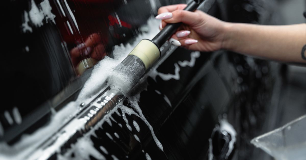Brush washing