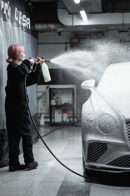 Car exterior cleaning, applying snow foam on dirty auto surface from  high-pressure washer 11317107 Stock Photo at Vecteezy
