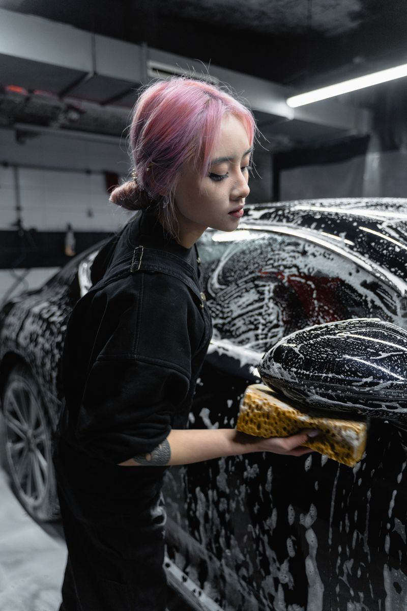 How to Maintain Your Car's Shine Between Details in Sugar Land's Heat