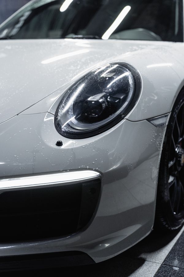Car Detailing – Machine polishing for swirl-free finish