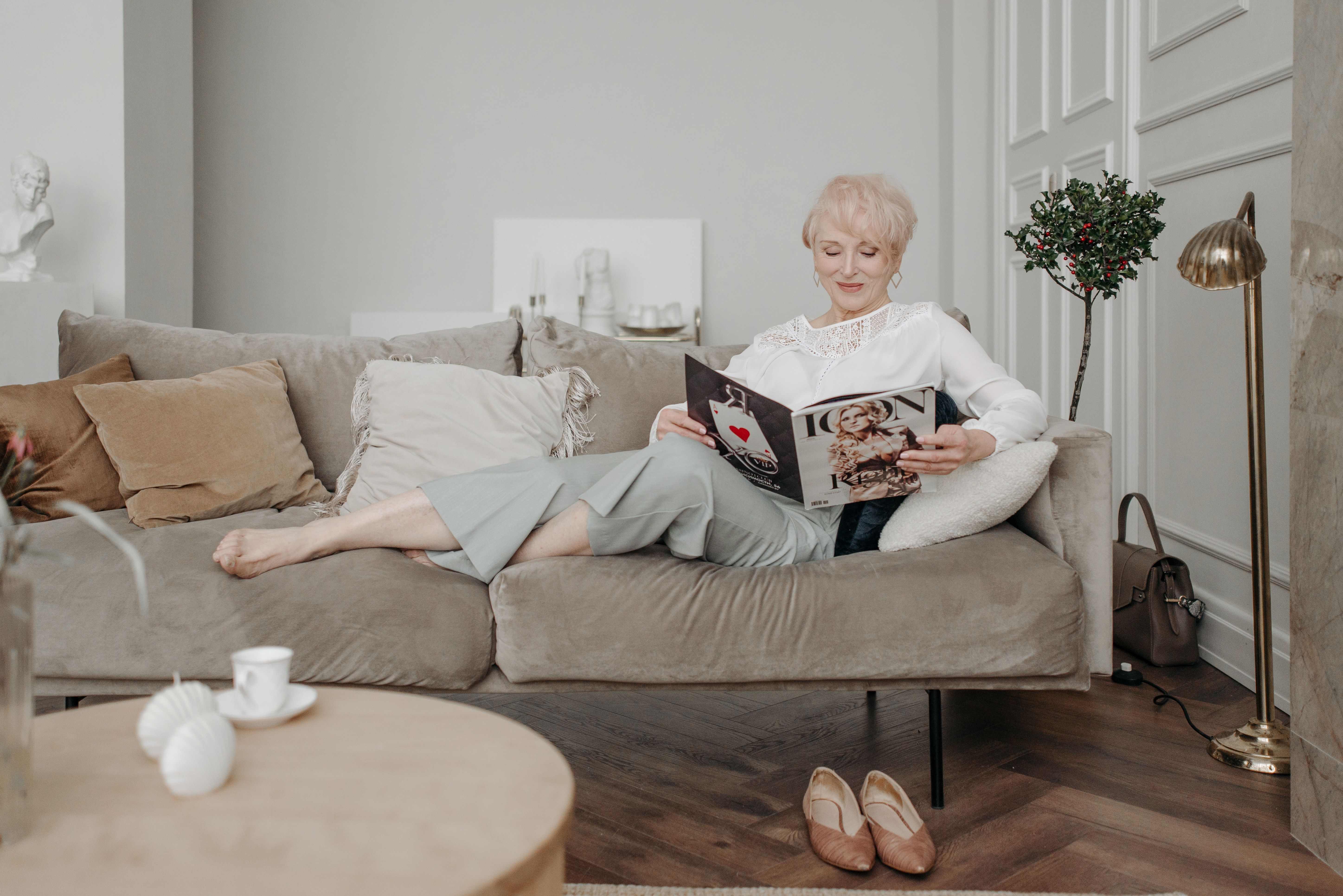 general lifestyle magazine cover — Photo by Pavel Danilyuk on Pexels
