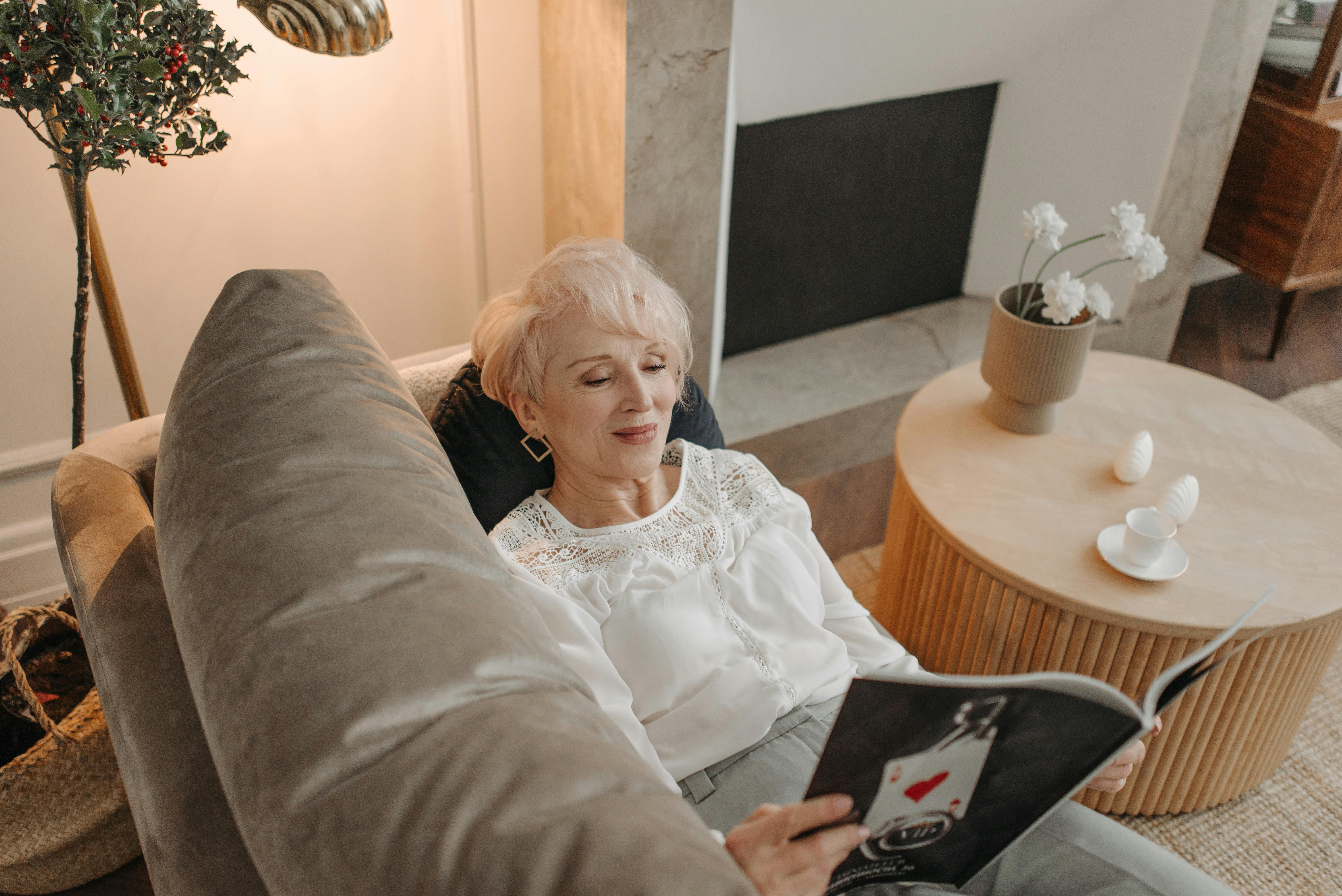 general lifestyle magazine — Photo by Pavel Danilyuk on Pexels