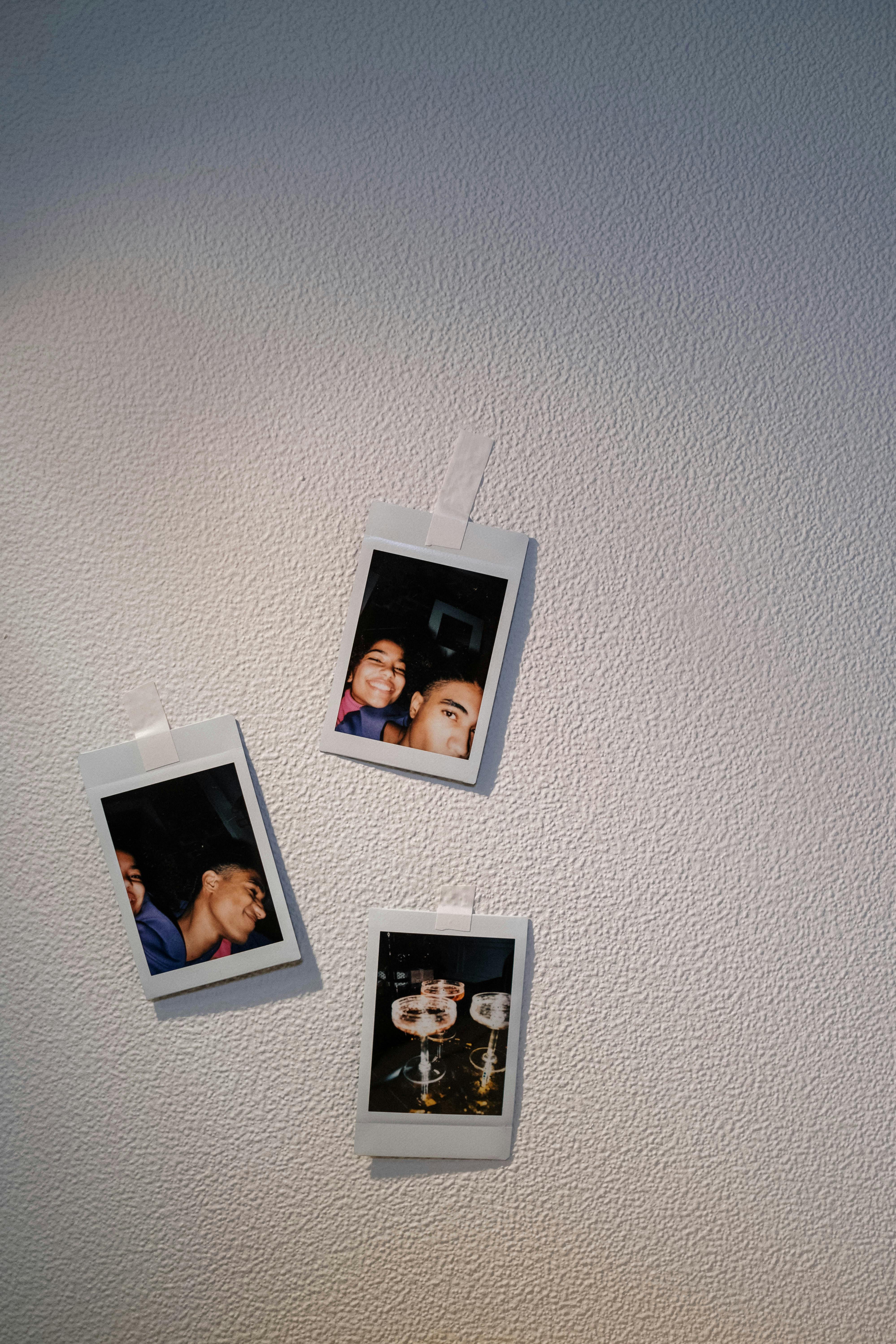 polaroid | Poloroid pictures, Polaroid pictures, Photobooth pictures