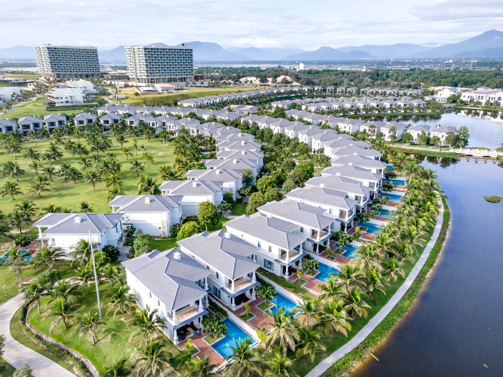 Branded Residences in Phuket: Real Costs and Returns for Foreign Buyers in 2026