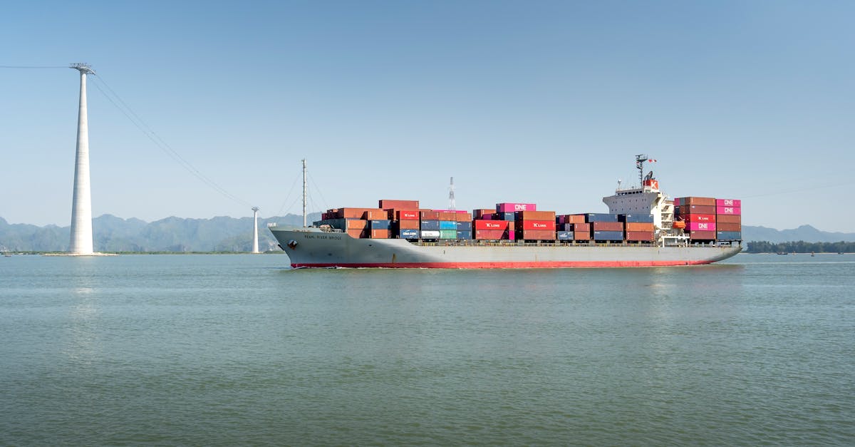 財經:荷姆茲海峽封鎖導致LNG運費飆漲40%,海事保險影響更深遠