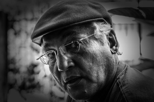 Old Man Wearing Brown Beanie Free Stock Photo old-man-wearing-brown-beanie-free-stock-photo