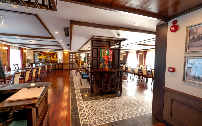 Kuniya Restaurant (Sails in the Desert)