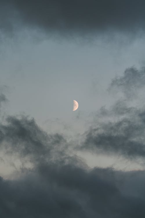 White Clouds Under Blue Sky With Gibbous Moon · Free Stock Photo