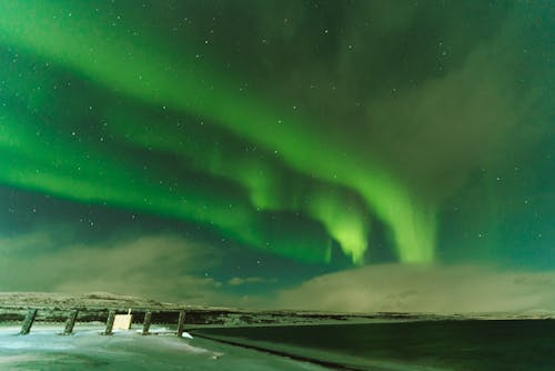 Foto d'estoc gratuïta de aurora boreal, bell cel, constipat