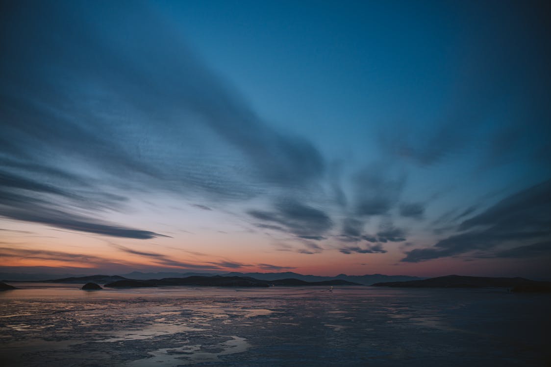 Бесплатное стоковое фото с вечер, вода, живописное небо