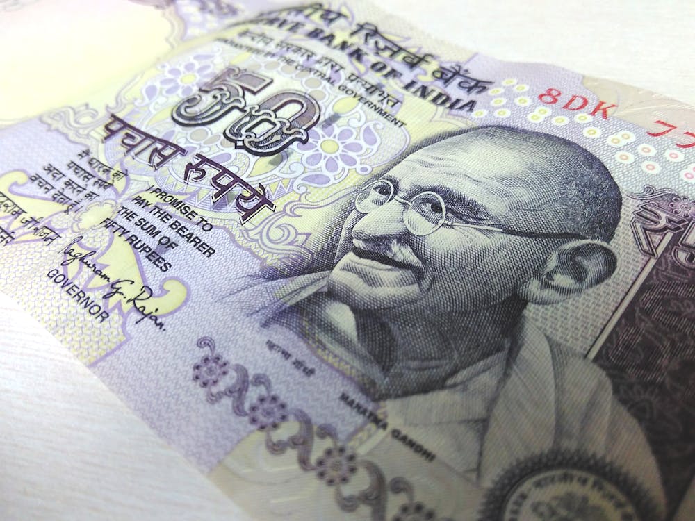 Gratis 50 Uang Kertas Rupee India Foto Stok