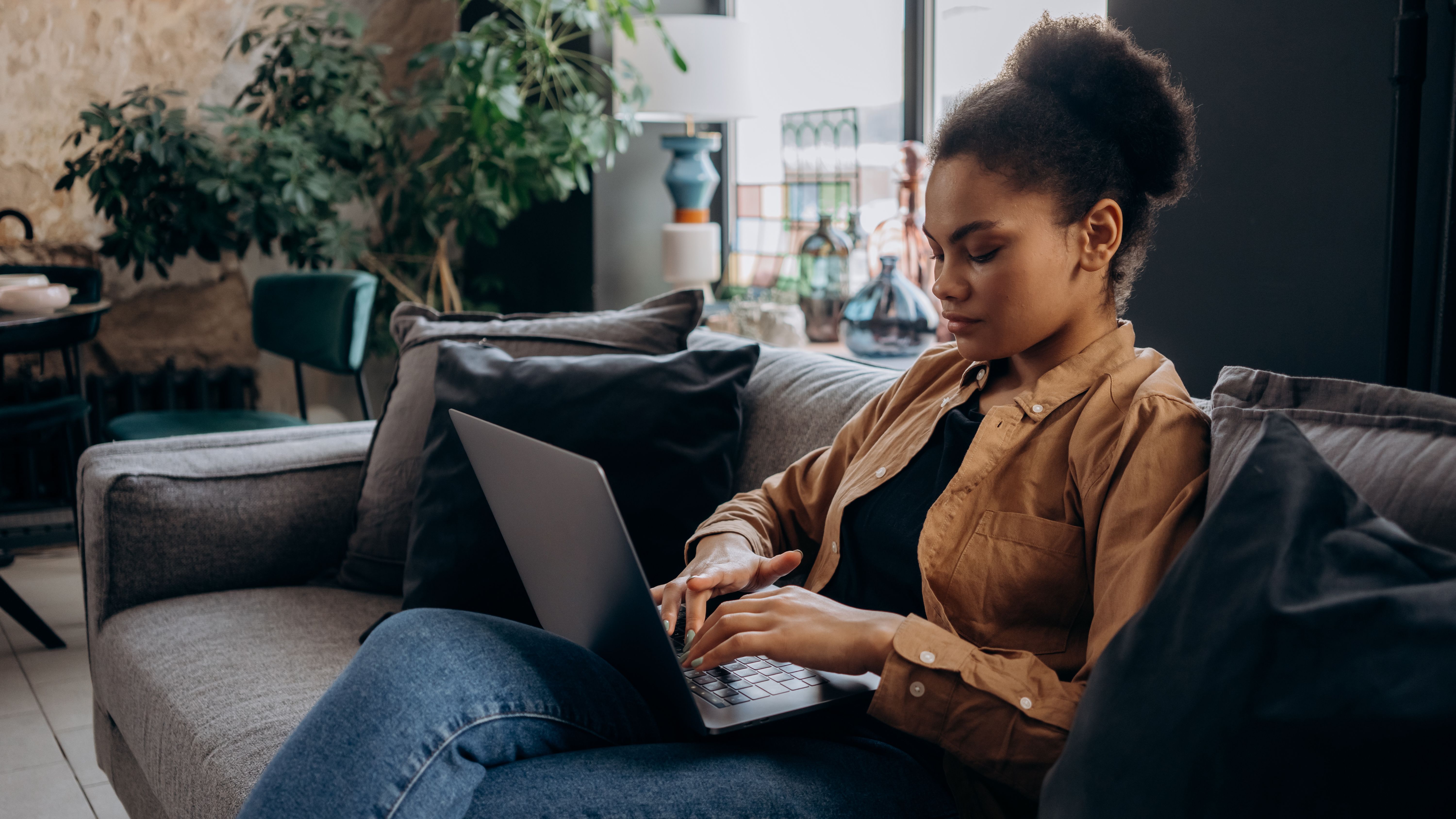 30 Best Side Hustle Ideas To Try in 2026 — Photo by Mikhail Nilov on Pexels