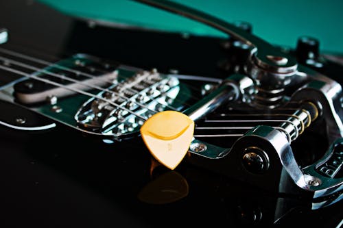 Foto profissional grátis de cordas, fechar-se, guitarra elétrica