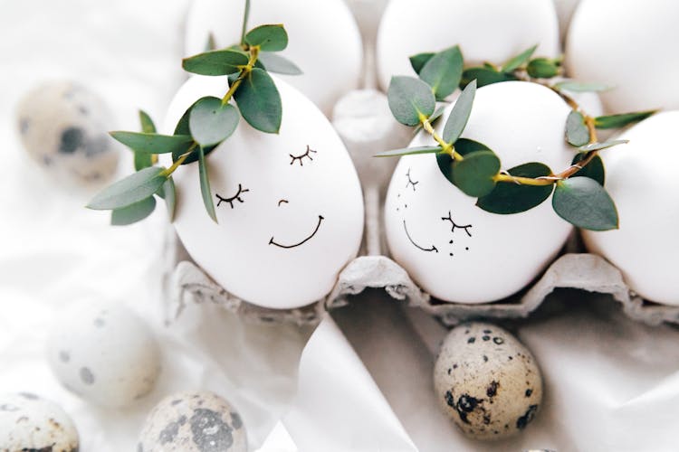 Cute Painted Eggs With Crown Of Leaves