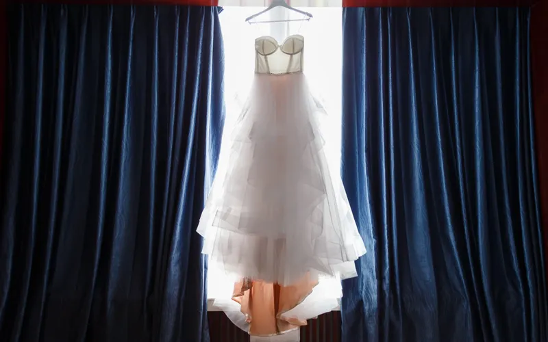 detalle volantes falda vestido romántico novia