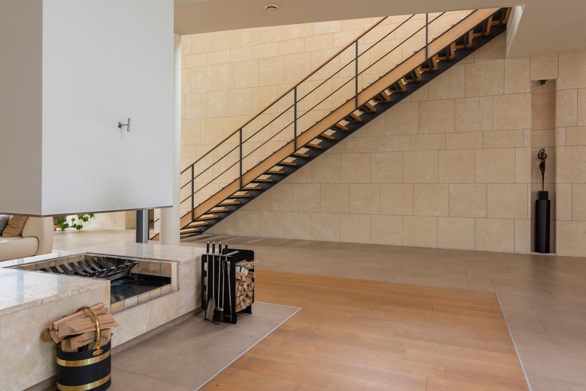 Contemporary flat with stairs and firewood
