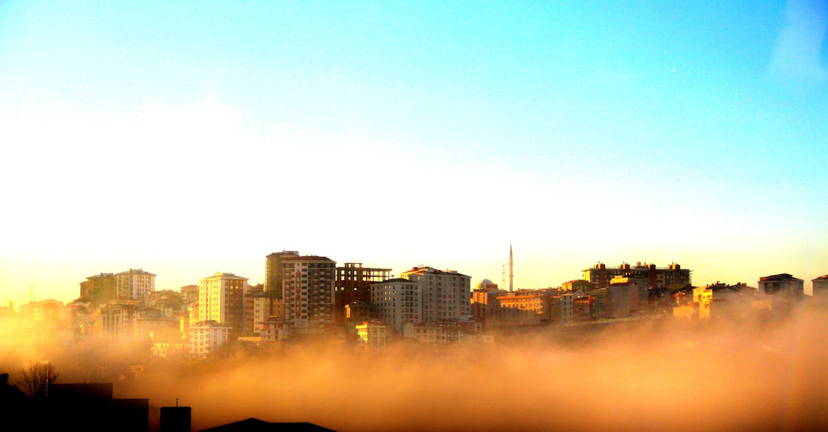 Photography of Buildings on a Foggy Morning · Free Stock Photo Photography of Buildings on a Foggy Morning · Free Stock Photo - 1200 x 627 jpeg 48kB