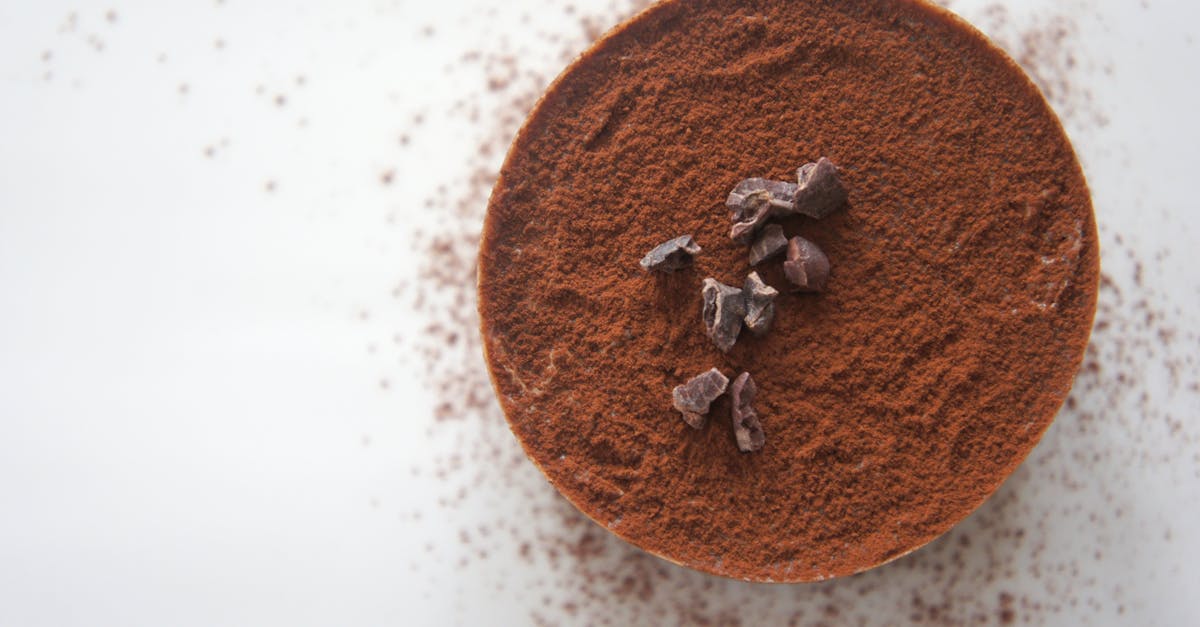 Does 100 cocoa powder have caffeine