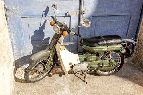 Immagine gratuita di scooter, vecchia moto, vecchio scooter