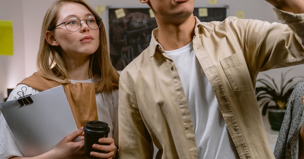 Fotos de stock gratuitas de ambiente de trabajo, atuendo casual, casual de negocios Fotos de stock gratuitas de ambiente de trabajo, atuendo casual, casual de negocios