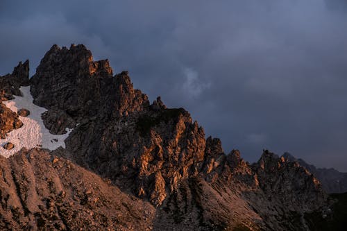 Foto d'estoc gratuïta de brusa, foto amb angle baix, marró