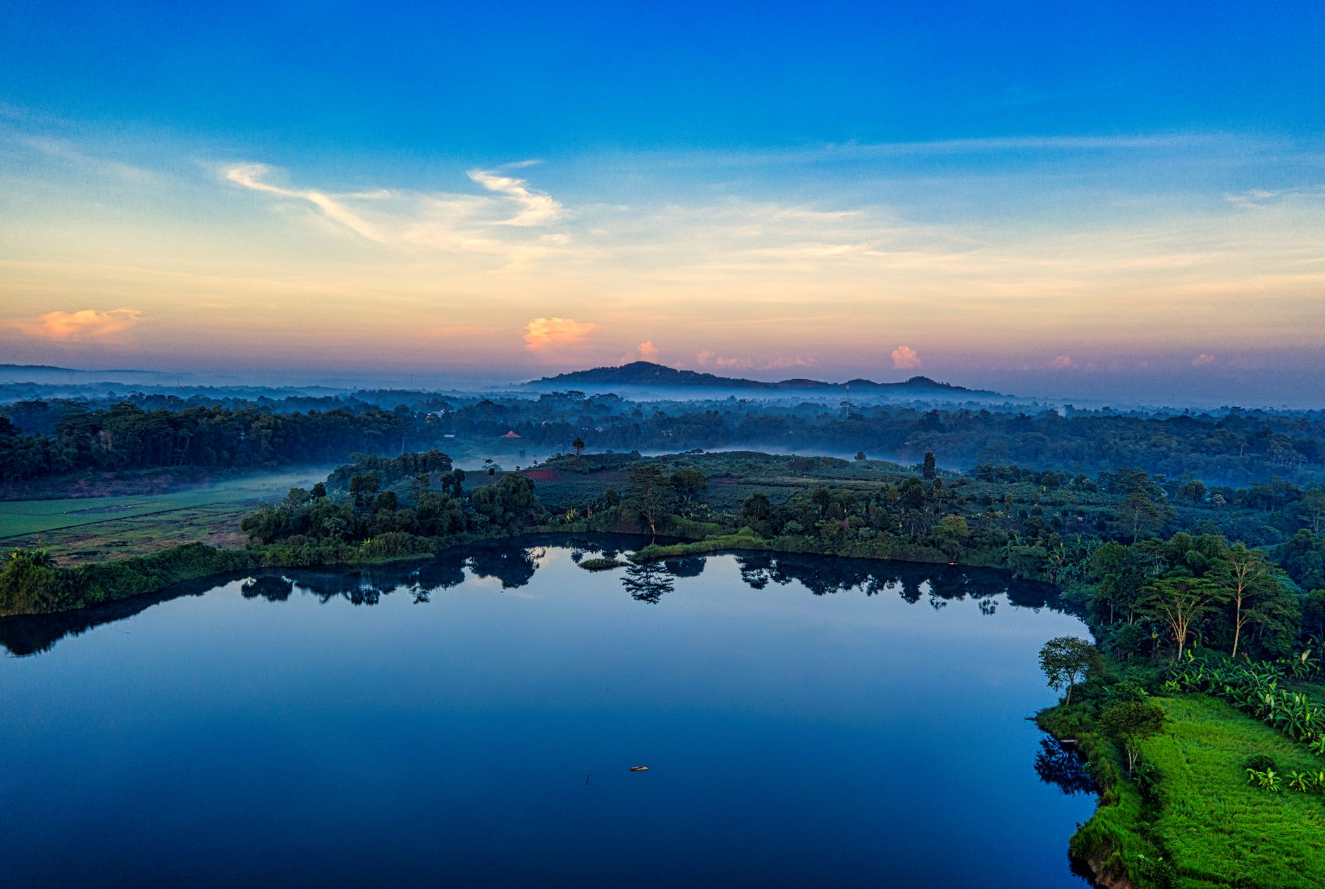 Menjelajahi Keindahan Tersembunyi Situ Bagendit di Garut, Jawa Barat