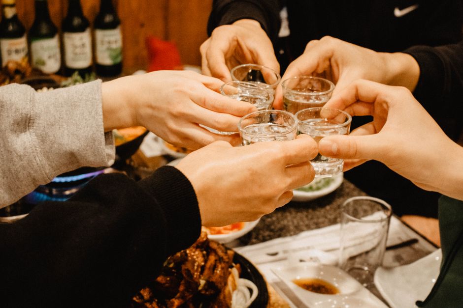 Petualangan Soju: Lebih dari Sekadar Minuman, Ini Gaya Hidup! Petualangan Soju: Lebih dari Sekadar Minuman, Ini Gaya Hidup!
