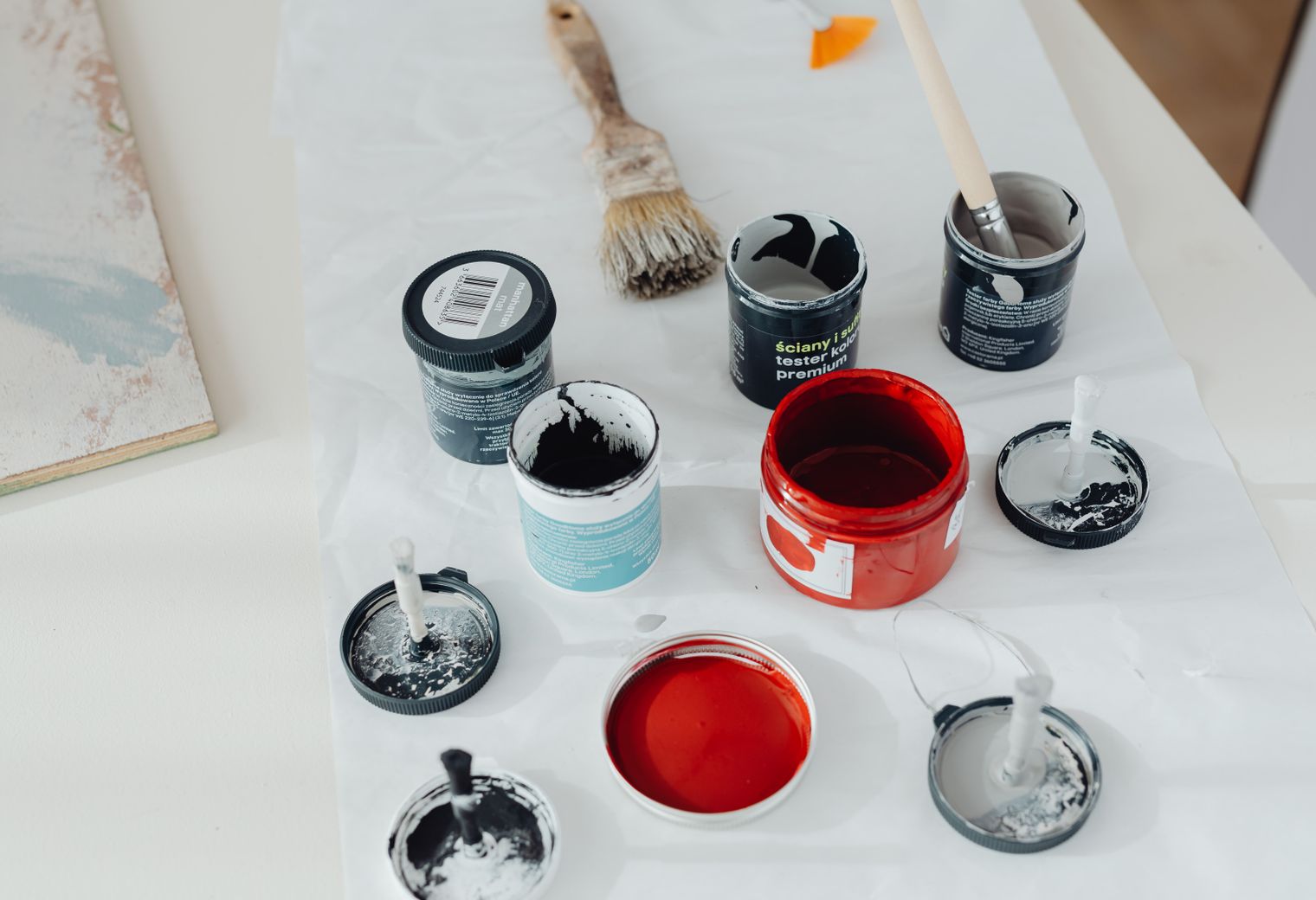 Painters and Decorators in Harringay — woodwork brushed to a crisp, smooth line