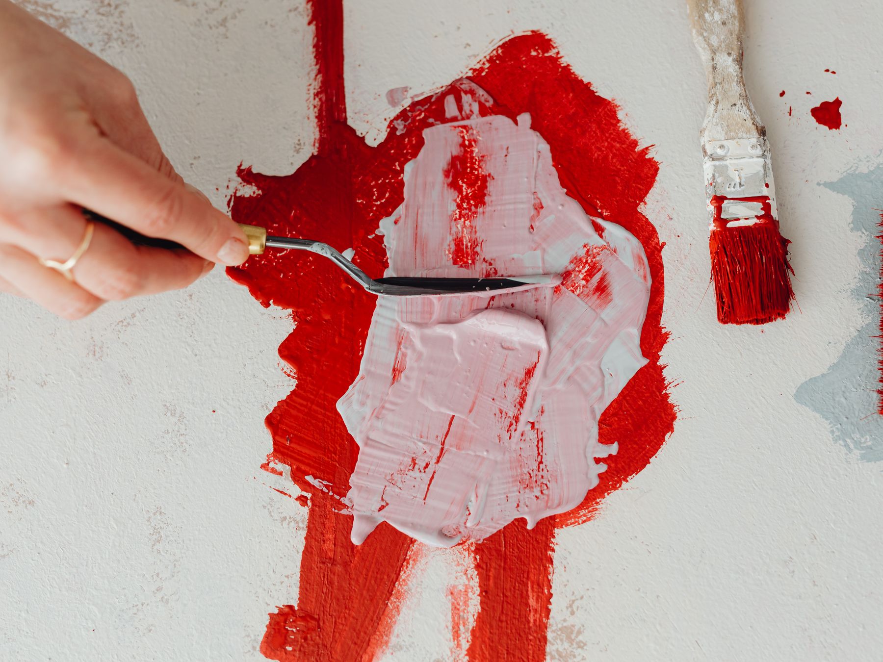 Painters and Decorators in St Mary Cray — woodwork brushed to a crisp, smooth line