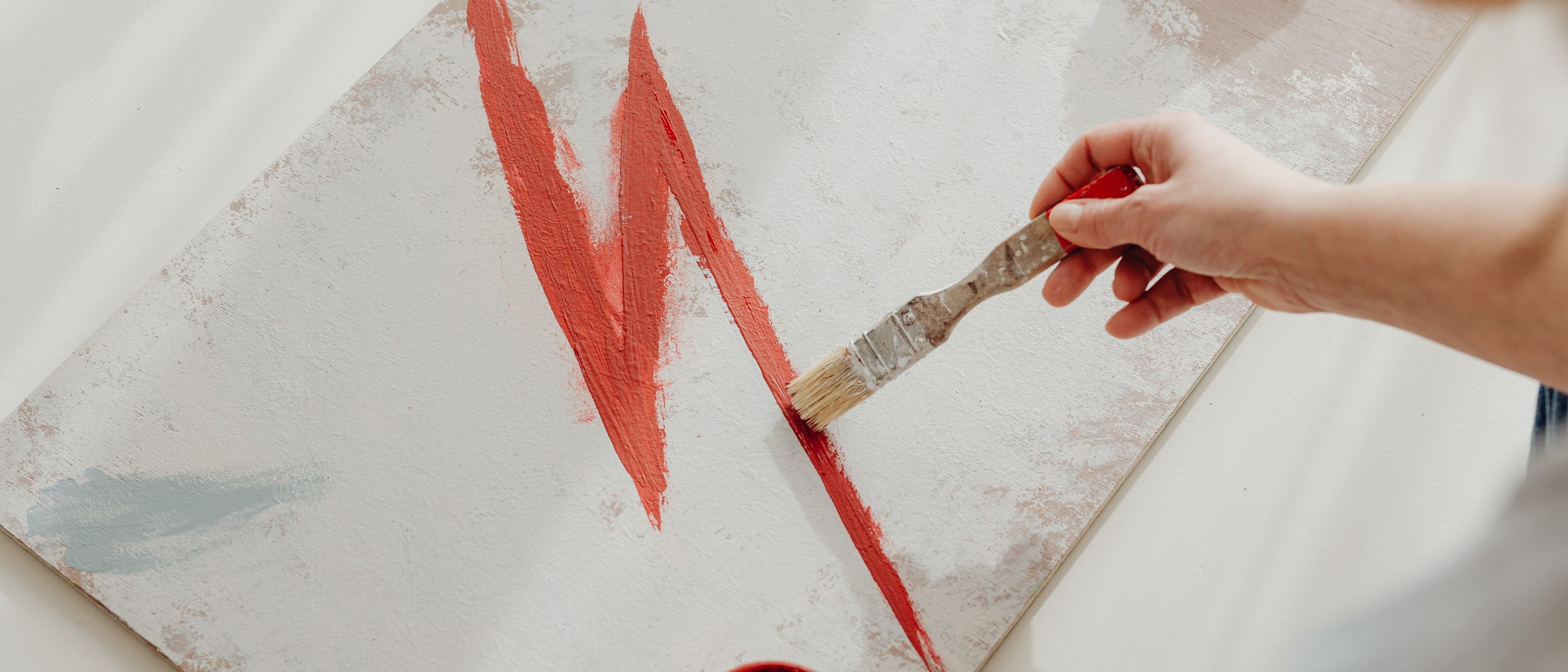 Painters and Decorators in Spitalfields — woodwork brushed to a crisp, smooth line