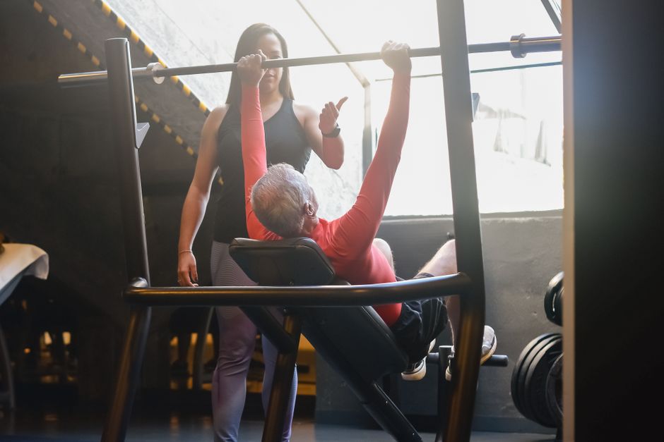 active seniors exercising with light weights - fitness classes near me active seniors exercising with light weights - fitness classes near me