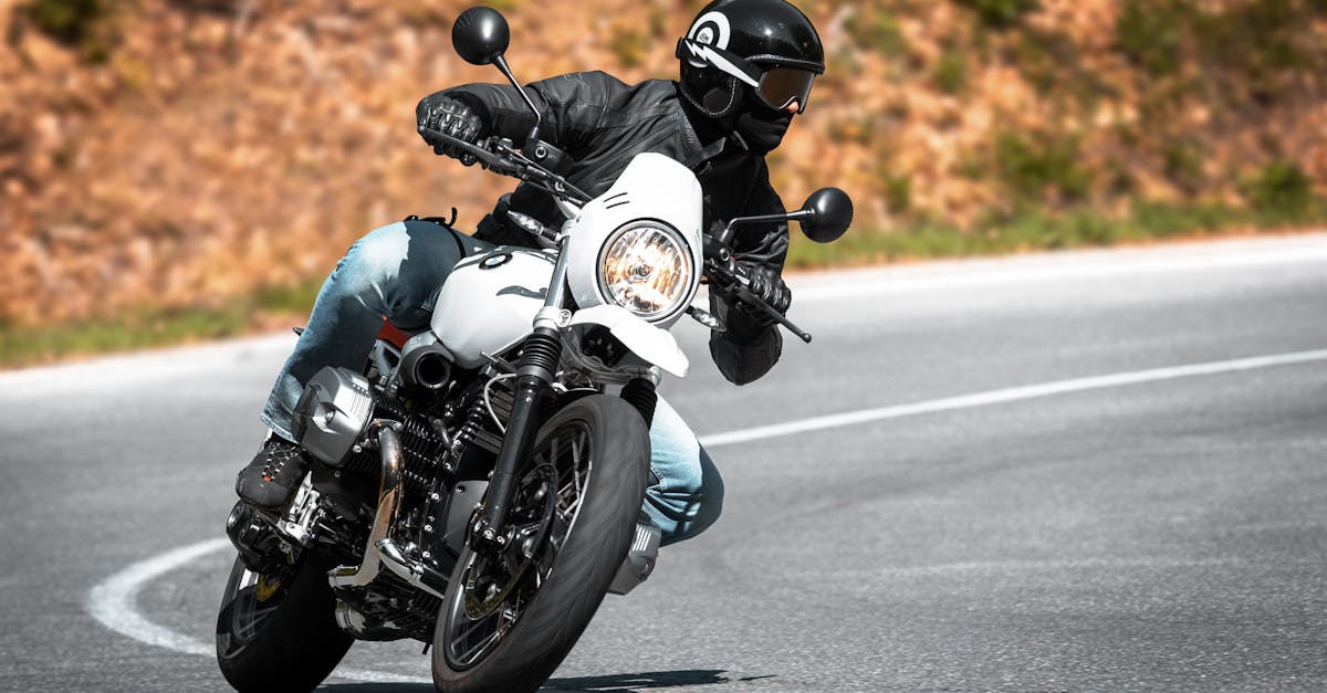 生活:為什麼重機停在機車格會引發爭議?學者呼籲中央制定標準!